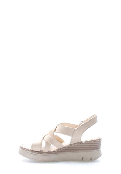 Epikoza Dışı ve İçi Hakiki Deri Bej Kadın Klasik Günlük Sandalet SS16621261985