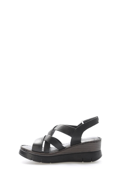 Epikoza Dışı ve İçi Hakiki Deri Siyah Kadın Klasik Günlük Sandalet SS16621261985