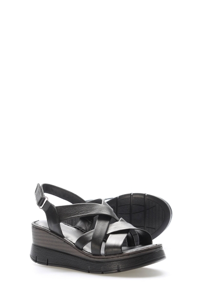Epikoza Dışı ve İçi Hakiki Deri Siyah Kadın Klasik Günlük Sandalet SS16621261985